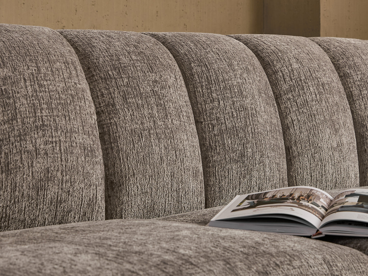 Modern L-Shaped Scallop Sofa With 5 Seats, Anti Slip Plastic Foot Segmented Sofa