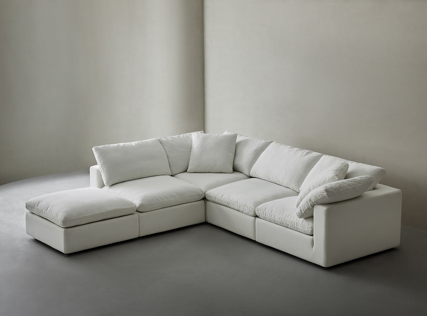 Modern Modular Design With Straight 4 Person Seating With Ottoman
